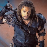 La serie de ciencia ficción que hizo de Jason Momoa una estrella está gratis en Youtube, y casi seguro que no la has visto 