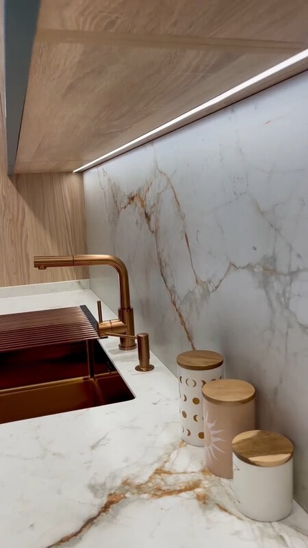 Cómo colocar la luz en la cocina