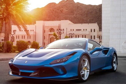 El dinero no siempre basta para comprar un Ferrari: los requisitos para ganarse el derecho a ciertos modelos