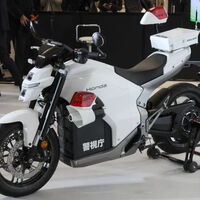 Que en Japón la policía ya estén patrullando con Hondas eléctricas equivalentes a las de gasolina supone el inicio del fin para el resto del mundo 