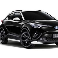 Toyota CH-R 2020 by Karl Lagerfeld, una edición que rinde homenaje a la moda y alta costura