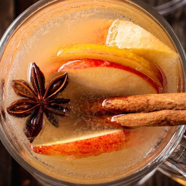 Cómo hacer sidra caliente con manzana y especias para Navidad, una receta deliciosa de Foodie Curiosa