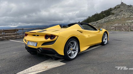 Ferrari F8 Spider Mop 2