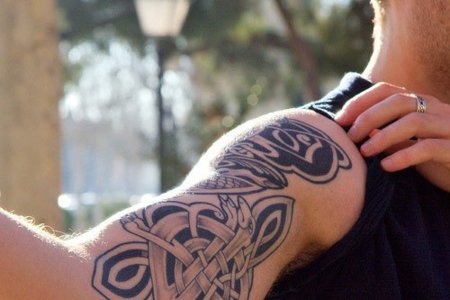 Algunos consejos para conseguir unos hombros fuertes y desarrollados