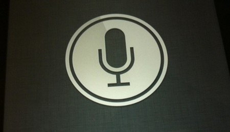 Siri guarda archivos con grabaciones de nuestra voz durante dos años
