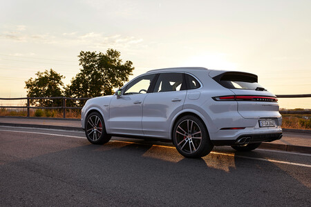 Porsche Cayenne Turbo E-Hybrid 2024