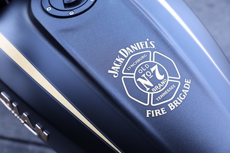 Indian Scout Bobber Jack Daniels 2018 11