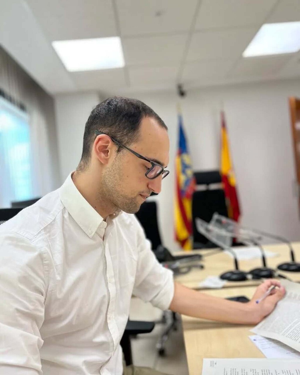 Juan Antonio Ramos, abogado: 'La ley establece que nuestro vecino no puede plantar ningún árbol a menos de dos metros de nuestro jardín' 