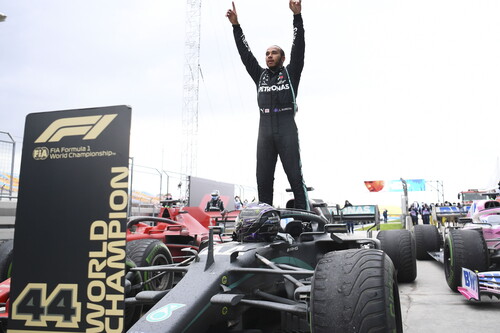Del 'sanganchao' al 'hammer time': Cómo Lewis Hamilton se ha convertido en el mejor piloto de la historia de la Fórmula 1