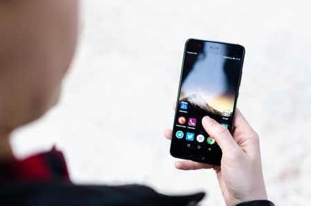 El CEO de Huawei explica por qué algunos Huawei P10 Plus tienen almacenamientos más lentos