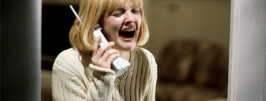 Las lágrimas de Drew Barrymore en 'Scream' eran reales. Este fue el cruel truco con el que Wes Craven consiguió hacer llorar a la actriz 