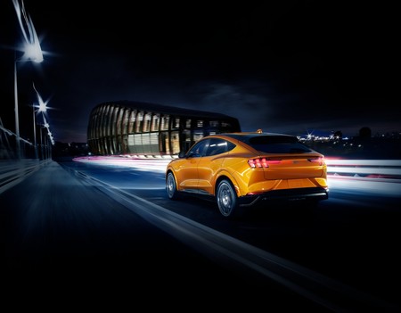 Ford Mustang Mach E 2021 Cyber Orange 2
