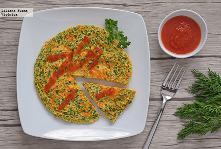 Tortilla rápida de hierbas frescas en microondas. Receta saludable