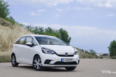 Probamos los nuevos Honda Jazz y Crosstar: dos pequeños híbridos de 109 CV que destacan por su practicidad