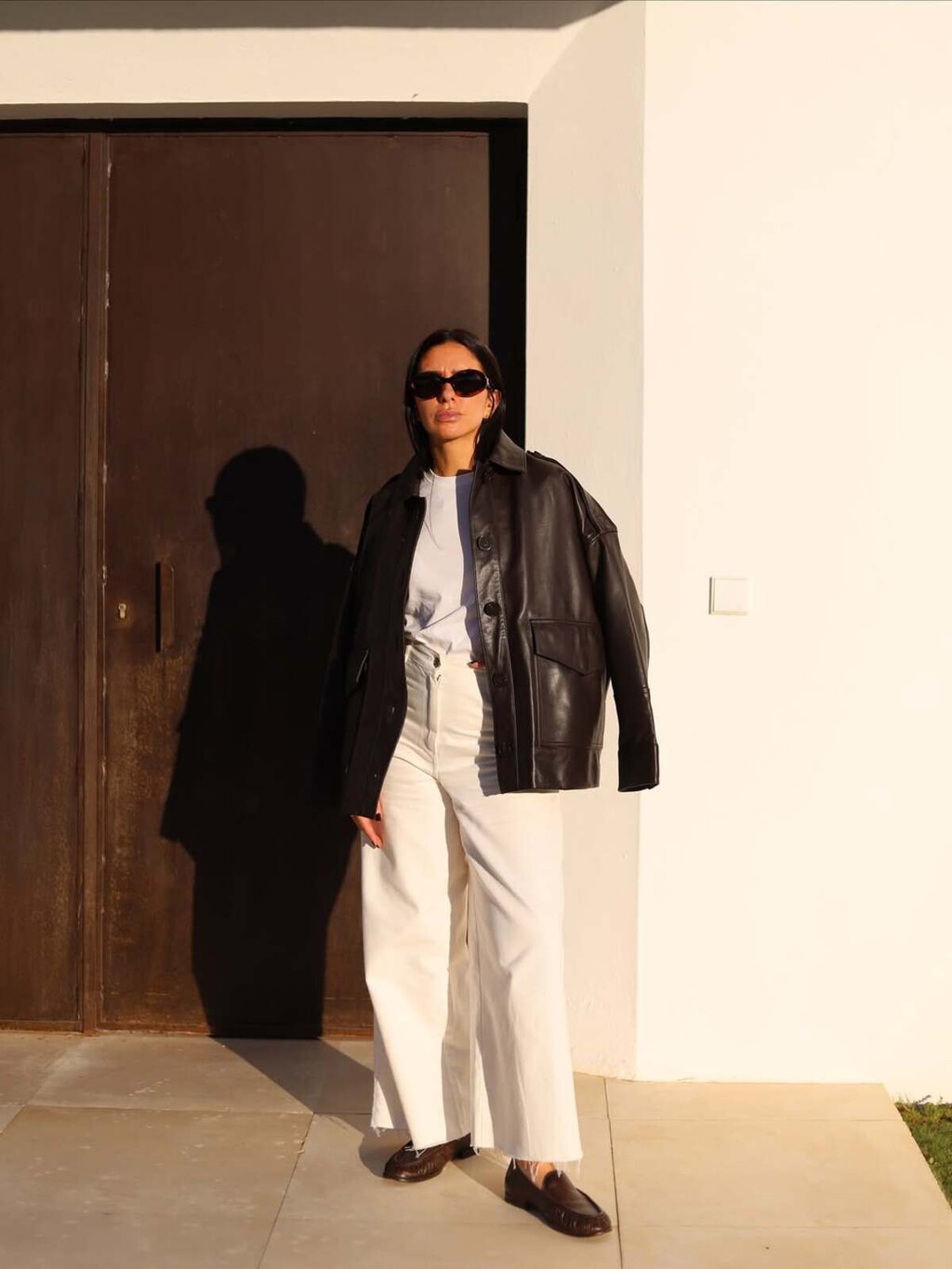 Las nuevas Nike en color espresso que te vas a poner en bucle este otoño con tu chaqueta motera favorita 