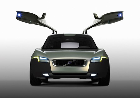 Del Volvo YCC a los colores del Mazda MX-5 RF: así son las mujeres que hay detrás de los coches que quieres