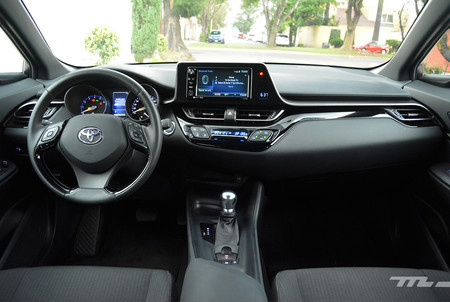 Toyota C Hr 6