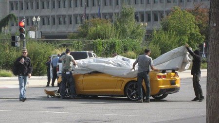 Transformers 3: Bumblebee tiene problemas con la policía... y no estaba en el guión