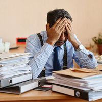 La mitad de los trabajadores en México ya vive con estrés laboral: afecta su corazón, su salud mental y hasta su vida personal, según OCC