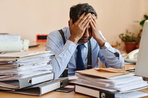 Estrés laboral en México: la mitad de los trabajadores lo padece y ya afecta su corazón, su productividad y hasta sus relaciones personales