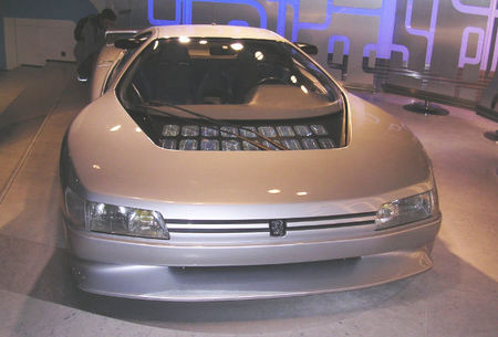 Peugeot Oxia en exposición