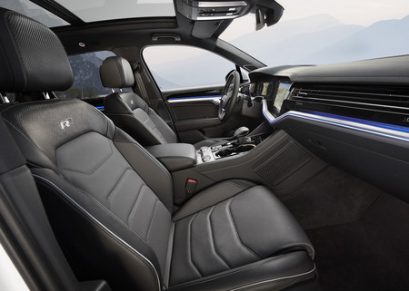 Volkswagen Touareg interior