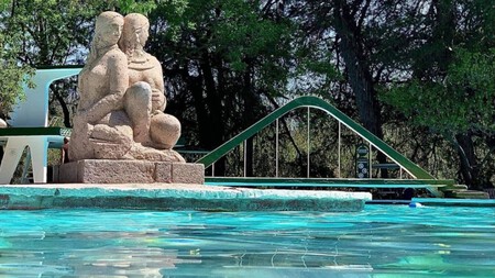 Date una escapada a este balneario con aguas termales en Hidalgo para huir del frío en fin de año: ofrece descuento INAPAM 