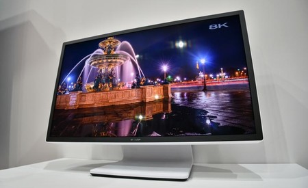 Si el 4K se te queda corto, echa un vistazo a este monitor de Sharp con resolución 8K, HDR y 120 Hz