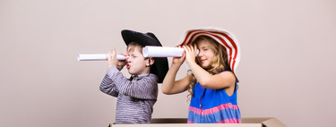 Por qué los niños prefieren las cajas y el papel de envolver en vez del juguete que contienen