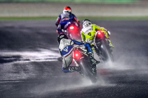 Los pilotos de MotoGP han probado Losail con la pista mojada, y así valoran la opción de correr con lluvia 