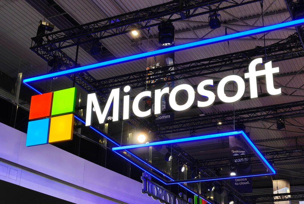 La aplicación del tiempo en Windows 11 es el mejor ejemplo de las críticas a este SO: usa 1 GB de RAM y mete publicidad