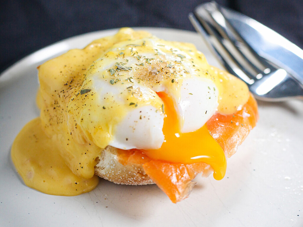 Cómo hacer huevos escalfados o huevo poché: la receta más sencilla que nunca falla