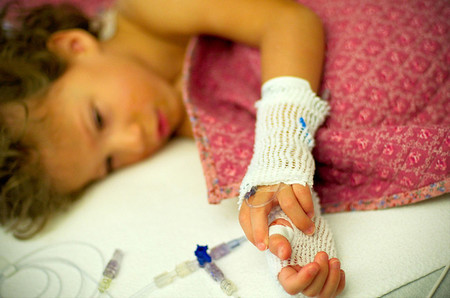 En la UCI Neonatal y Pediátrica del Hospital de León no se permite que los padres estén con sus hijos de forma continuada