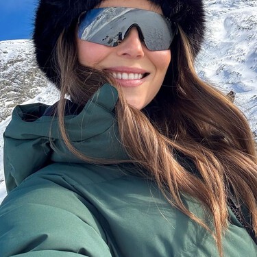 Cinco chaquetas y abrigos plumíferos calentitos y aesthetic para pasar cualquier ola de frío polar derrochando estilo 