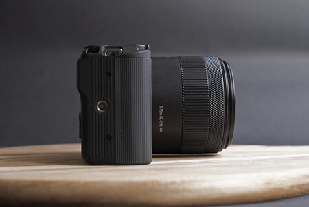 Canon Eos R50v 03