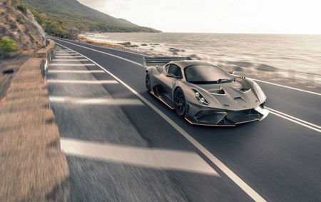 El Brabham BT62 estrena kit de conversión para poder circular también en carretera abierta