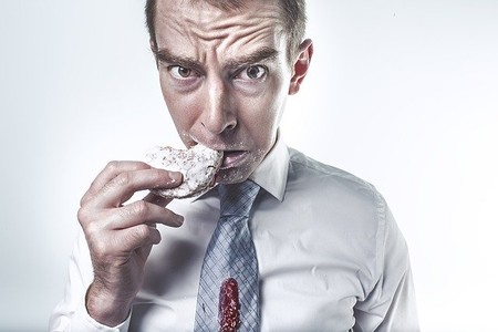 Todas las decisiones inconscientes sobre comida que tomamos en un solo día
