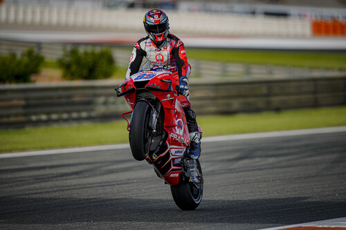 Jorge Martín lidera el triplete de Ducati, Valentino Rossi luce a rueda y Pol Espargaró acaba en el hospital