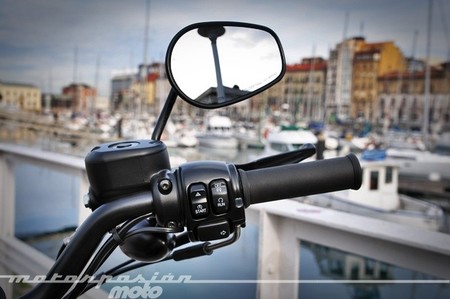 Harley-Davidson Sportster Iron 883