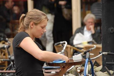 El 77% de las mujeres valora más tener trabajo que ser madre o tener pareja