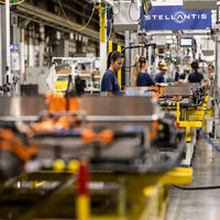 Trump está consiguiendo lo que quería: Mercedes, BMW o Stellantis ya pierden miles de millones por culpa de sus aranceles