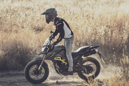 La MITT TK 125 se renueva con aires más trail: una moto sin carnet con 10 CV, por 2.695 euros