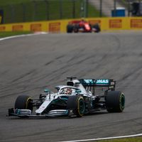 Mercedes, a  por el mejor arranque de la historia de la Fórmula 1 en Bakú y Ferrari necesitará un milagro 