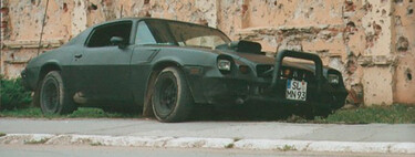 El 'Rambo De Dios' y su Camaro fantasma: la loca historia de cómo llevar ayuda humanitaria en plena guerra a lo 'Mad Max'