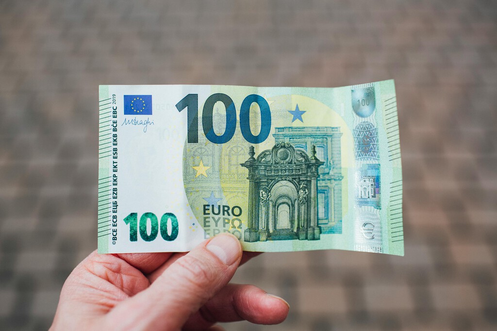 Barcelona probó una renta básica de 1.297 euros al mes y el 22% dejó de trabajar: la prueba fue un éxito