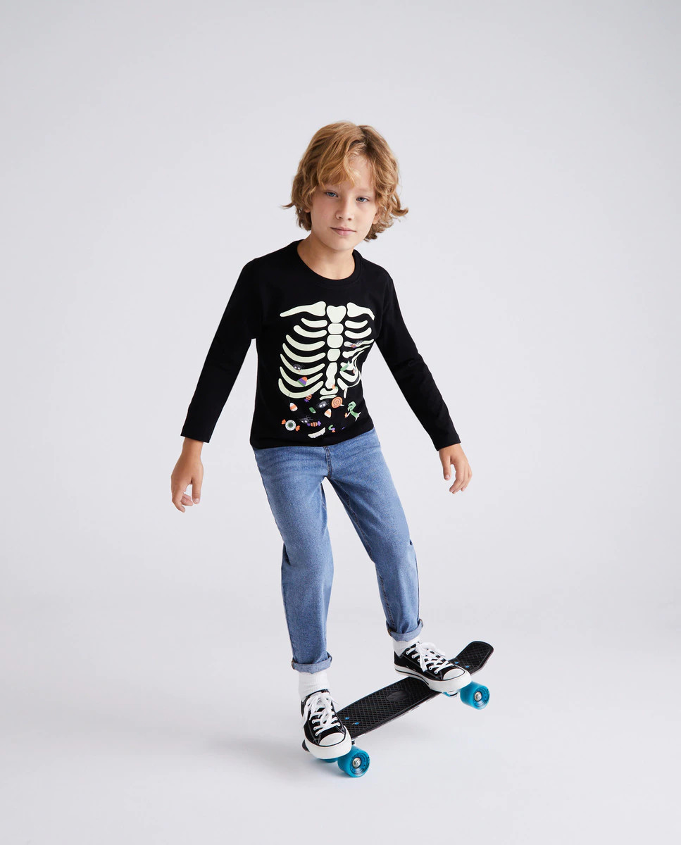 Camiseta infantil con estampado Halloween y manga larga