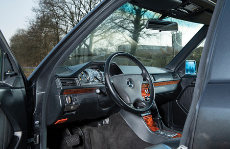 Mercedes-Benz 500 E 6.0 AMG (1993), a subasta