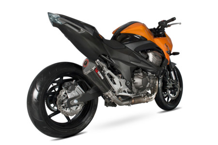 Más potencia y menos peso para Kawasaki Z800e, con los nuevos escapes Scorpion Serket