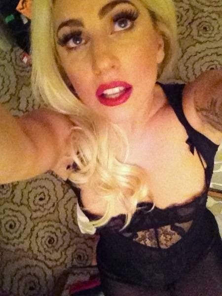 Aviso a Little Monsters: Lady Gaga arrasando con su nueva canción 'Princess Die'