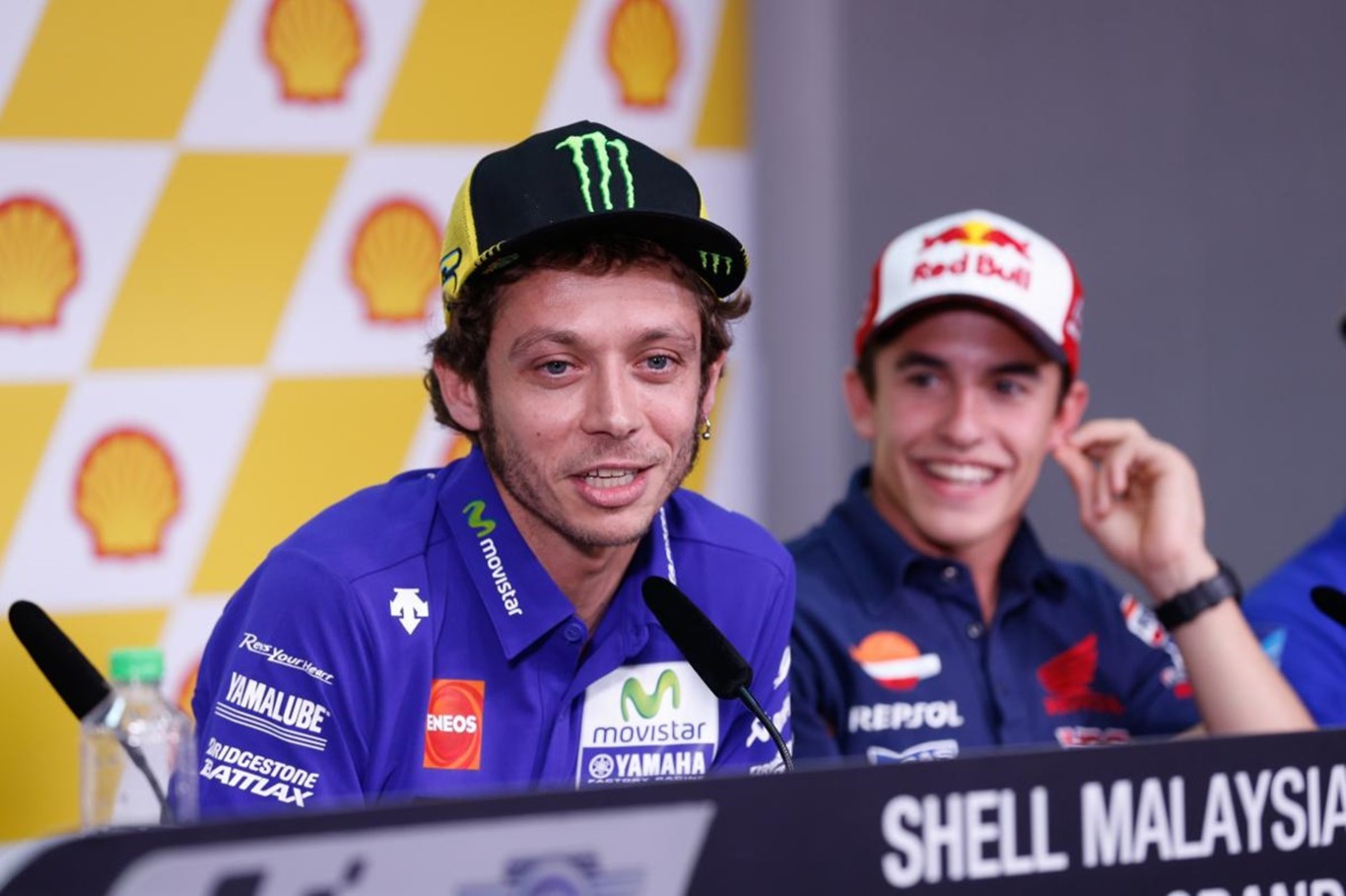 Valentino Rossi lo tiene claro: "Márquez no está jugando limpio"
